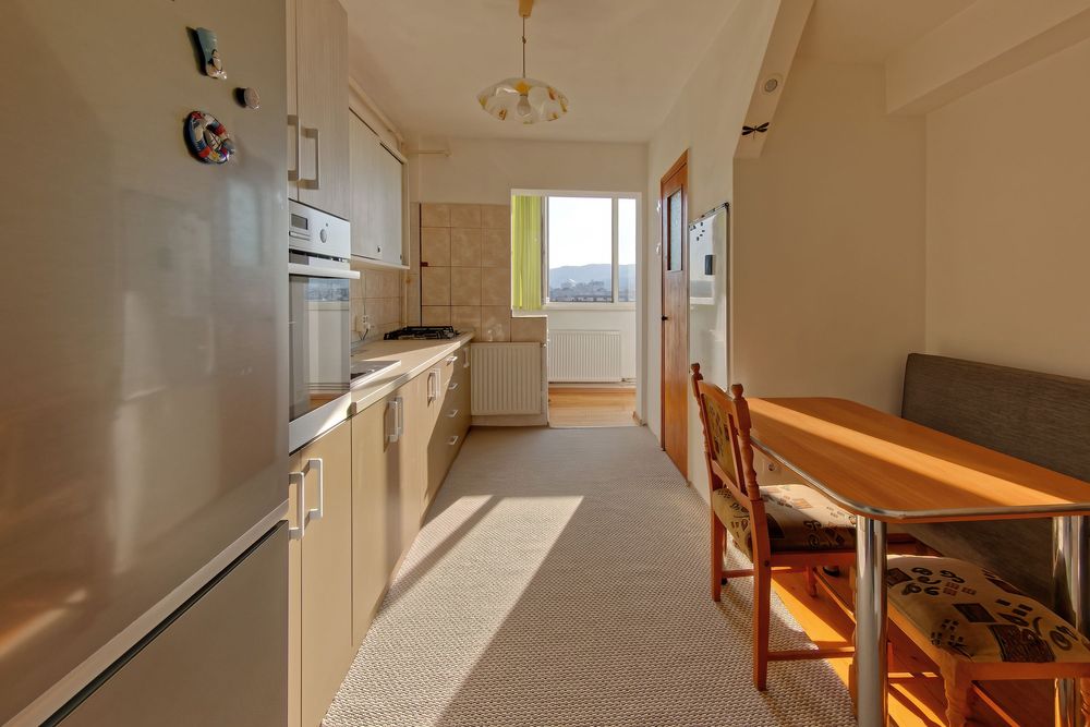 Inchiriez apartament cu priveliste superba