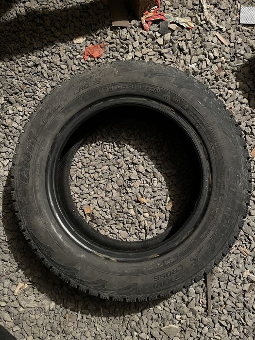 Зимние шины Cordiant Snow Cross 175/65/R14 , в хорошем состоянии, шипы