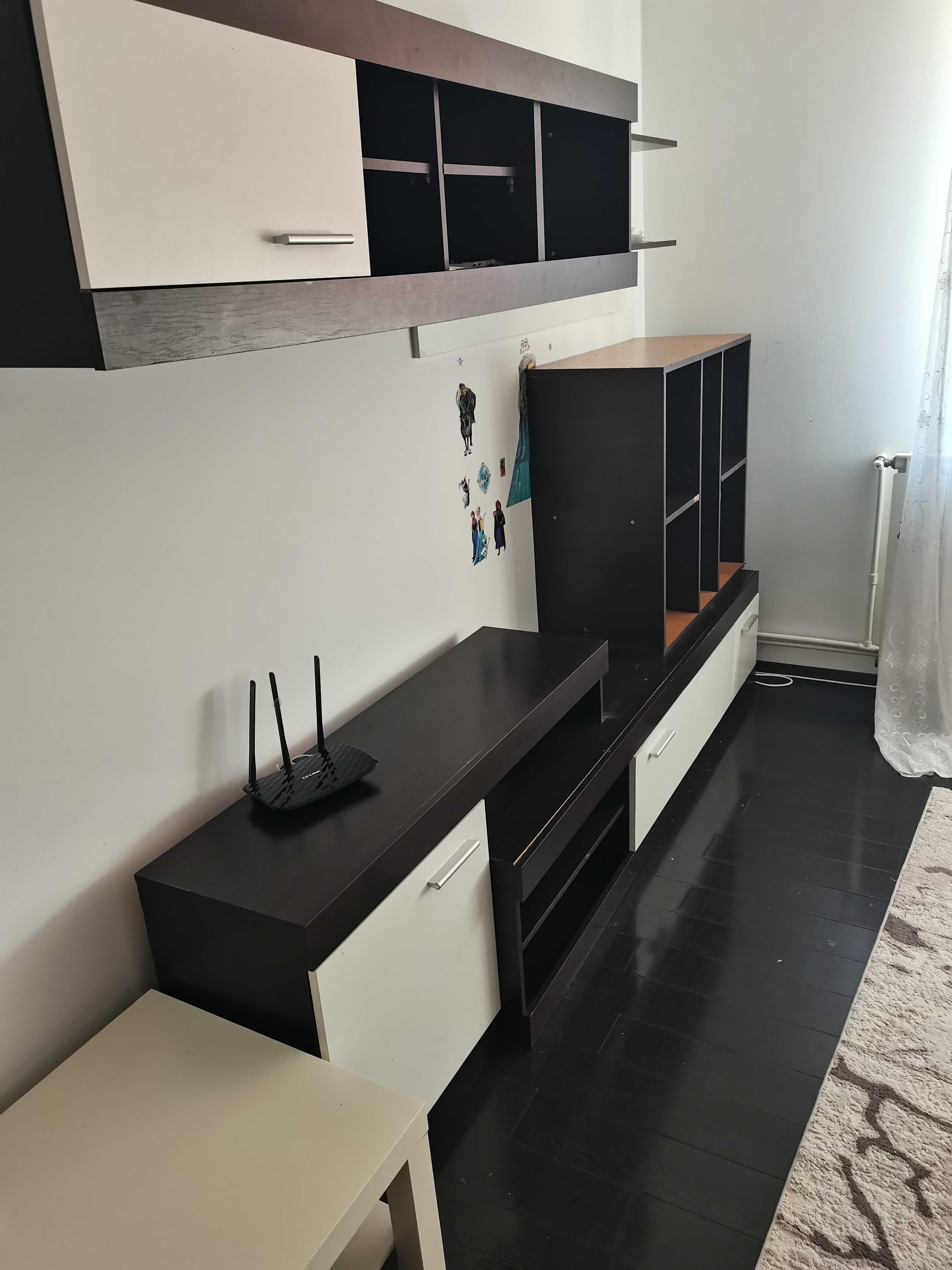 Vând apartament 2 camere complet mobilat și utilat.