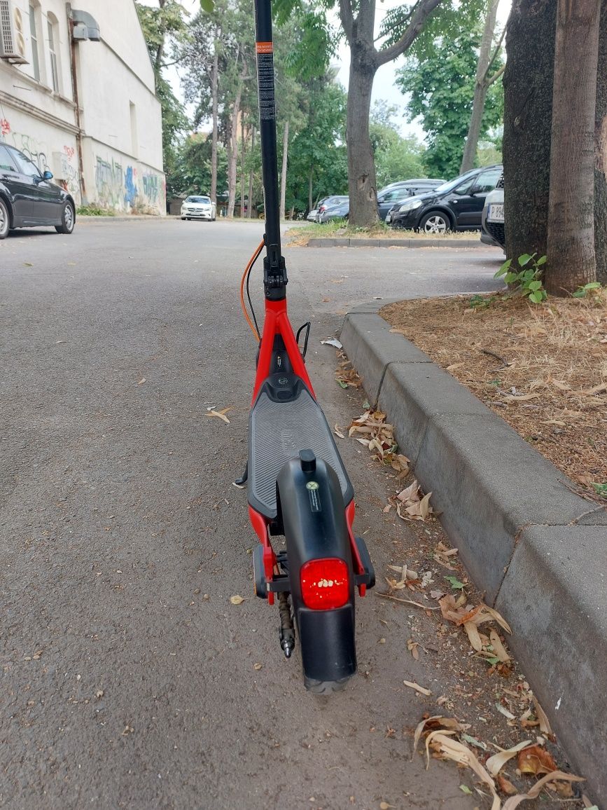 Електрическа тротинетка Ninebot Kickscooter D28E