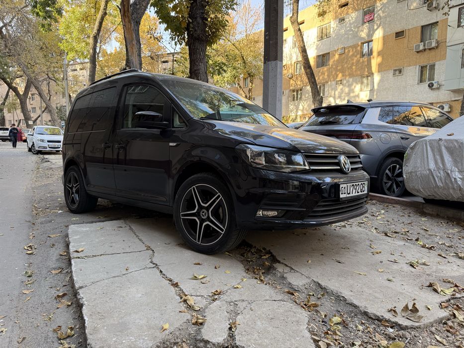 Wolkswagen Caddy Black Tradeline