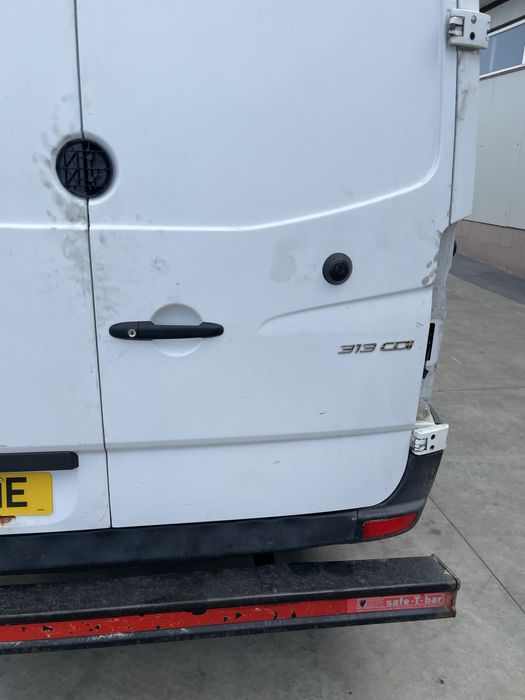 Usi spate sprinter 906