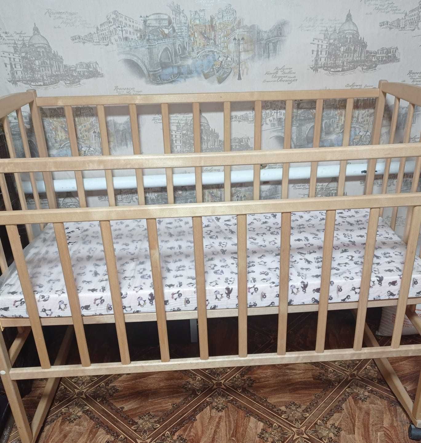 Продам детскую кроватку