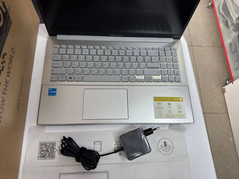 Asus i3 N305 8GB 256SSD FHD