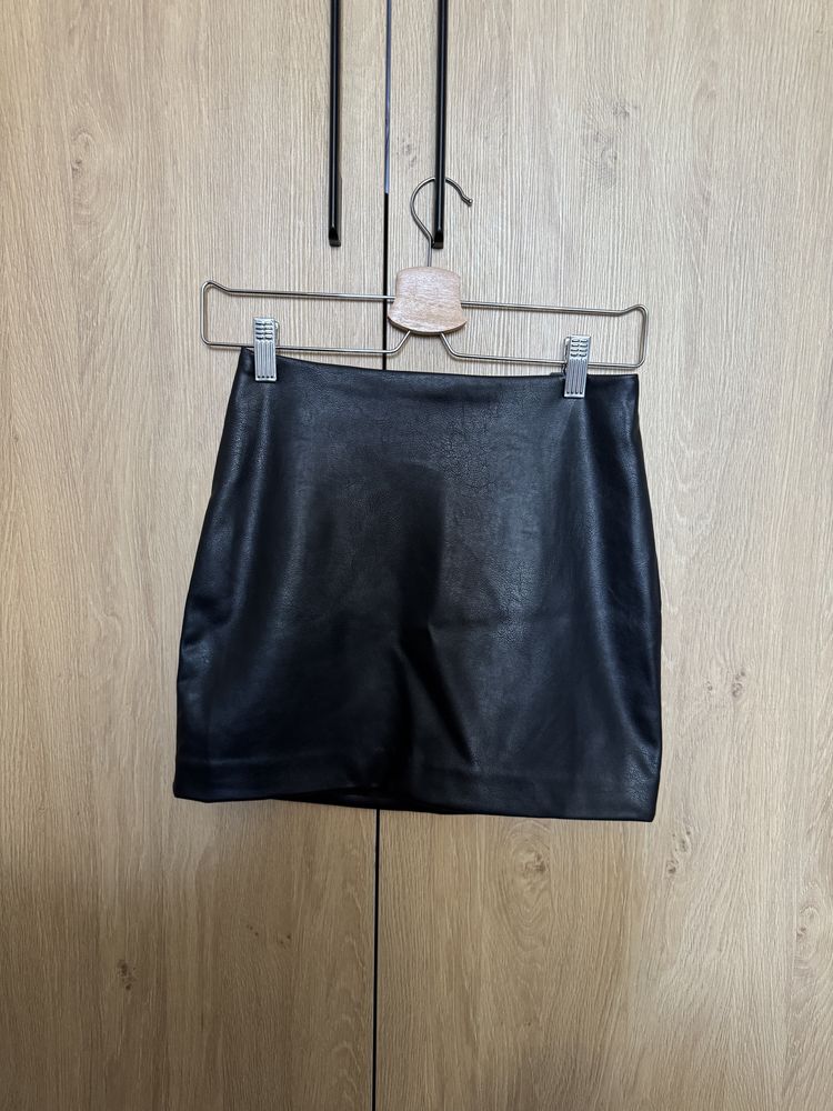 Юбка мини H&M из экокожи
