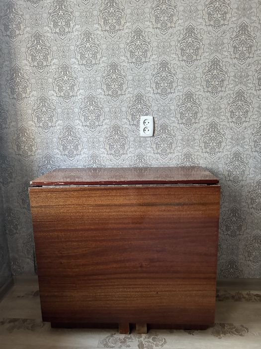 Расклданой стол.