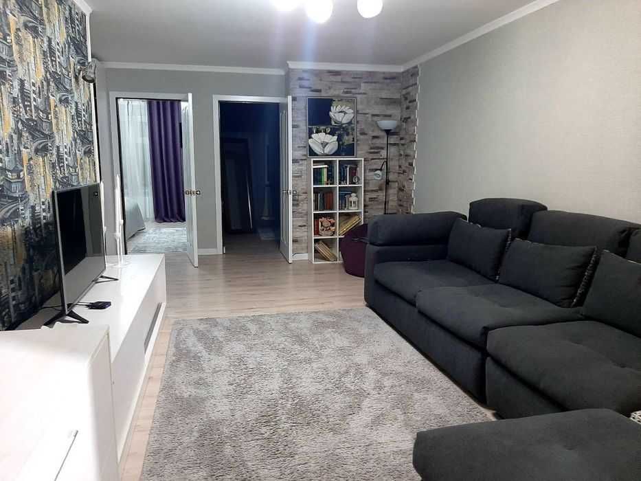 СРОЧНО! Сдам квартира на Шота Руставели 3/2/4 70м²