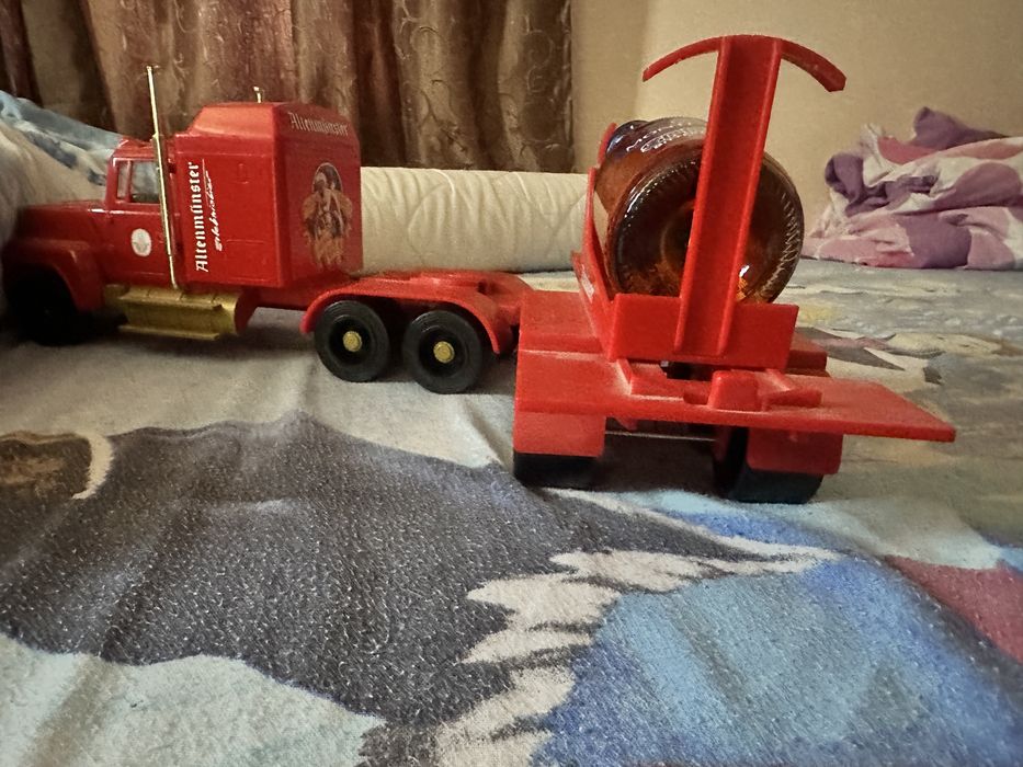Macheta camion  cu remorca