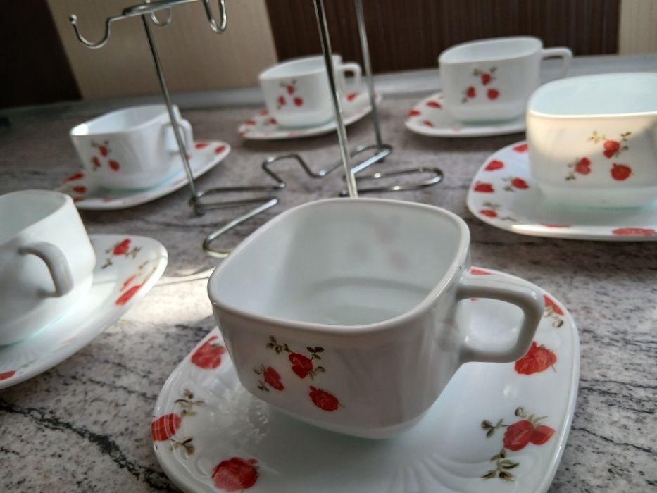 Set cafea 12 piese portelan marca Dinova Saina plus suport pastrare