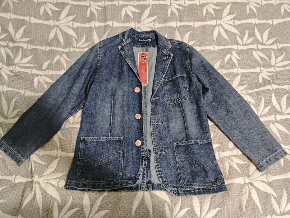 Продам джинсовый пиджак Conino, размер М, г. Алматы