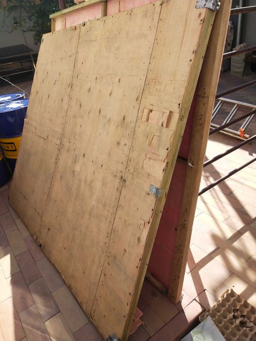 Поддон прочный отдам бесплатно