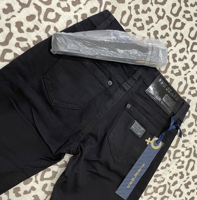 Продам чёрные джинсы на девочку