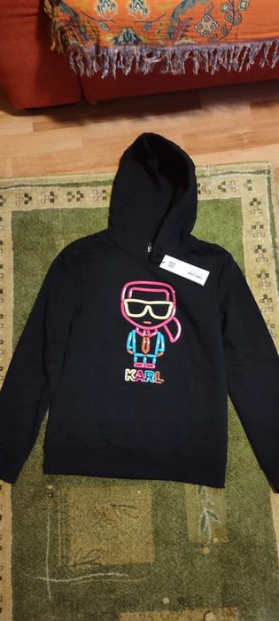 Hanorac KARL Lagerfeld original marimea xs,s,M colectia noua dama
