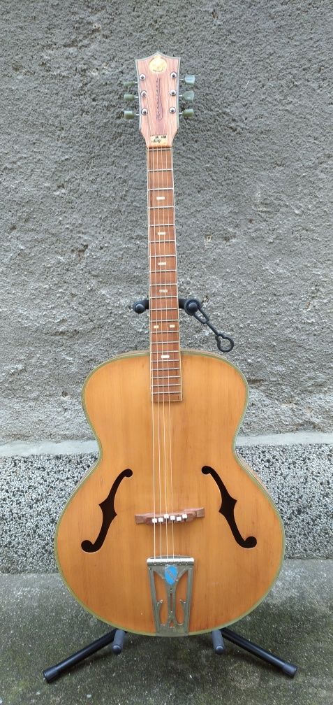 Китара кубе Gibson Less Paul Blackstar TVP archtop Nippon Hughes and K