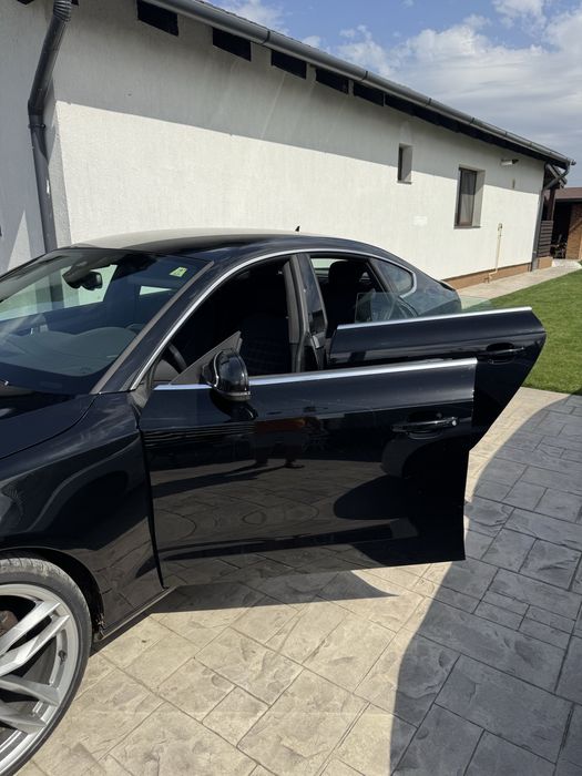 Vând Audi A5 2.0TDI Sportback 177CP