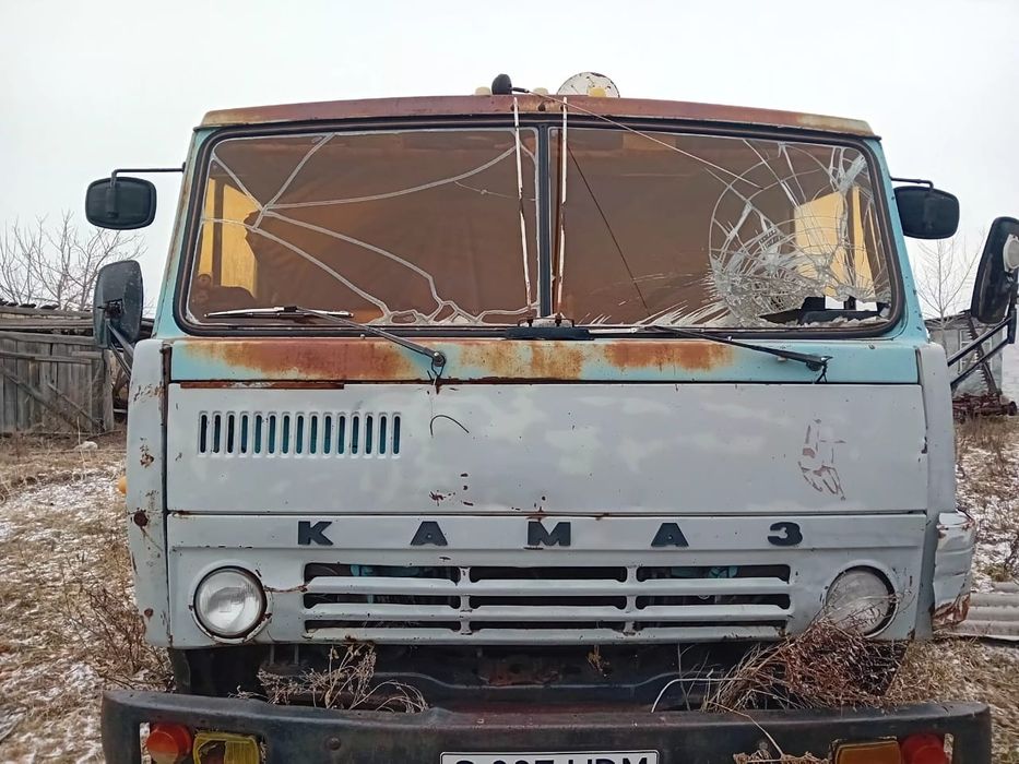 Продам КамАЗ в не в рабочем состоянии. Все вопросы по телефону. КамАЗ