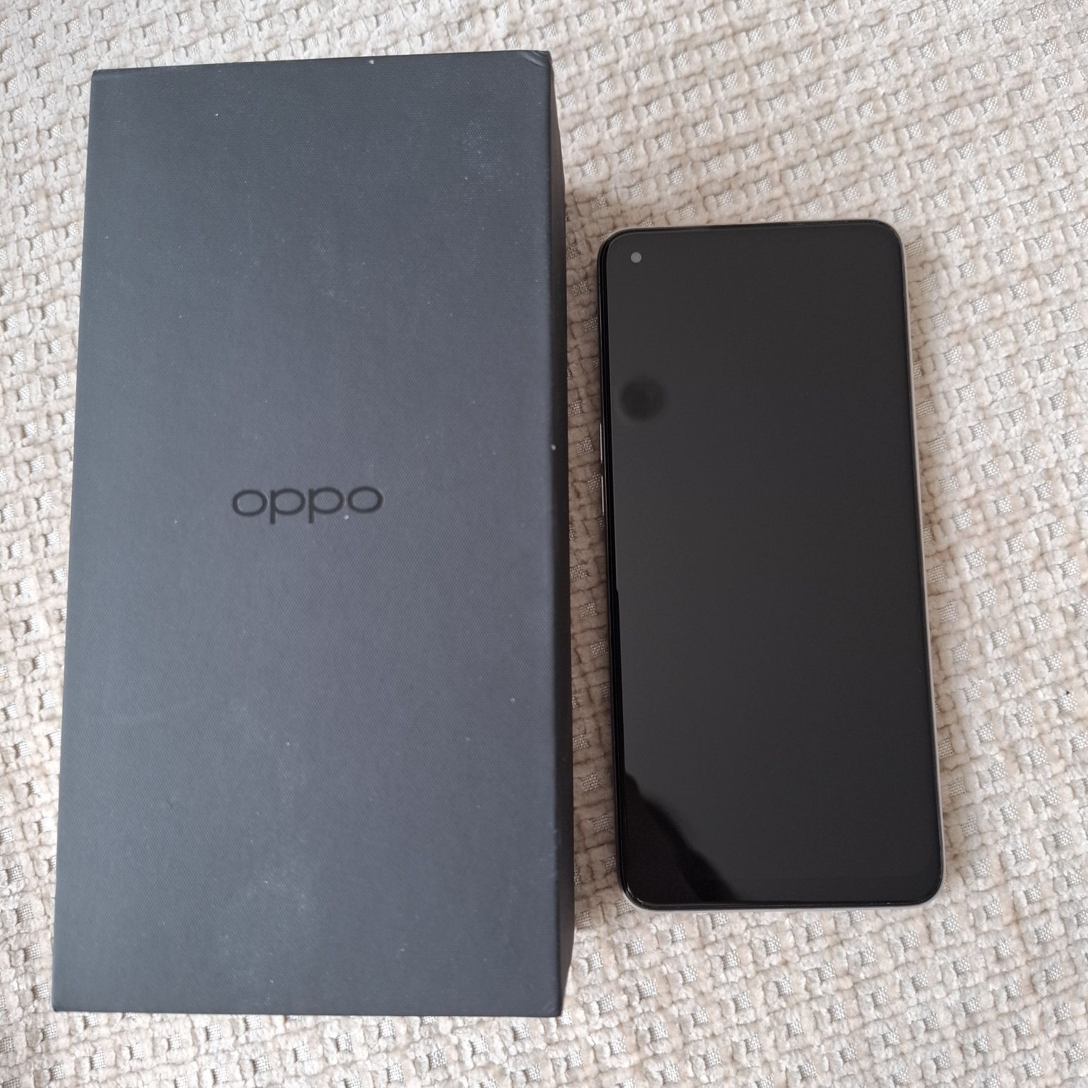 Продам Oppo reno7 в идеальном состоянии
