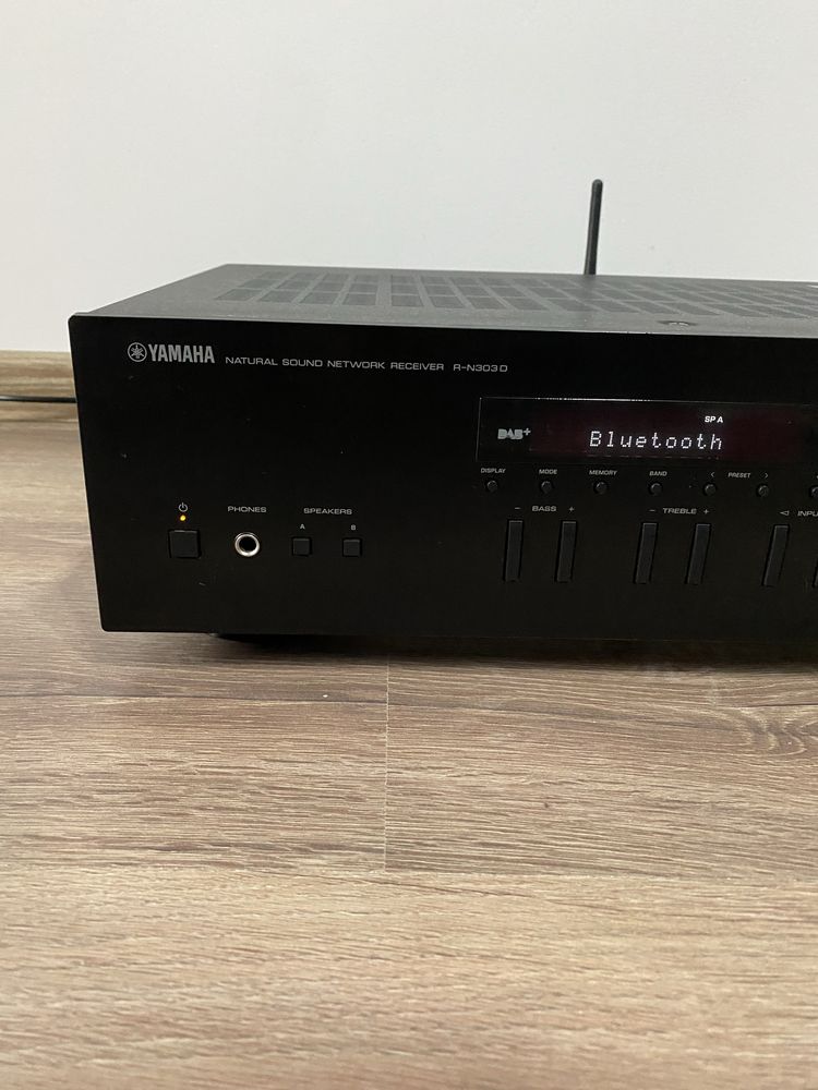YAMAHA R-N303D - КАЧЕСТВЕН! -Bluetooth, USB, Радио и мрежов ресивър