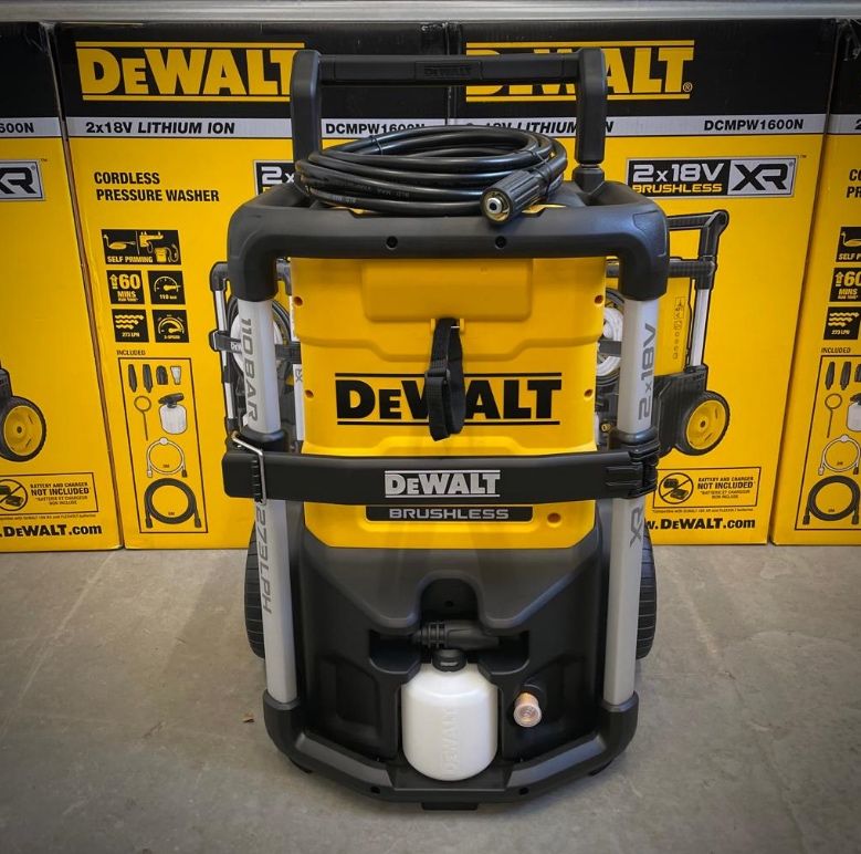 Акумулаторна водоструйка DEWALT DCMPW1600N  2×18 V