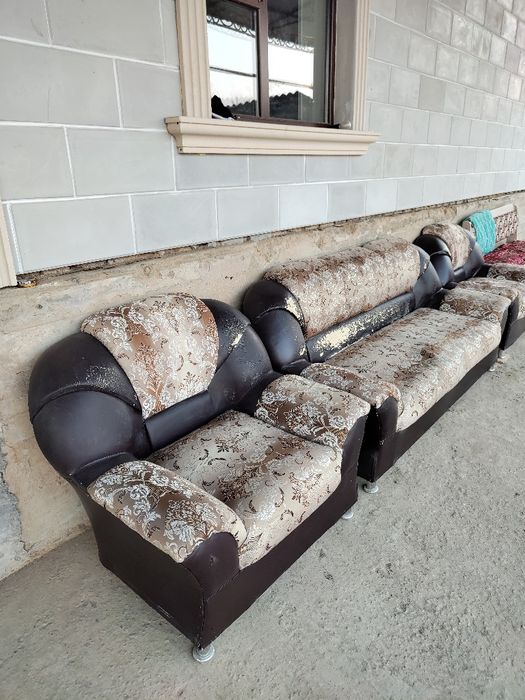 Срочно продается диван