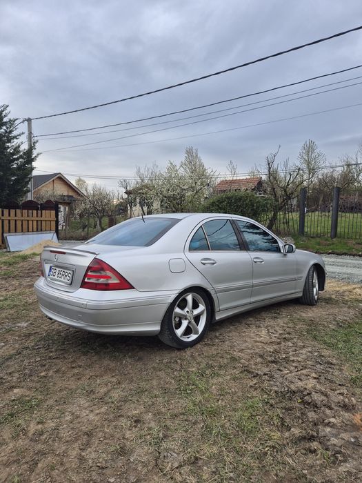 Mercedes c220 din 2004