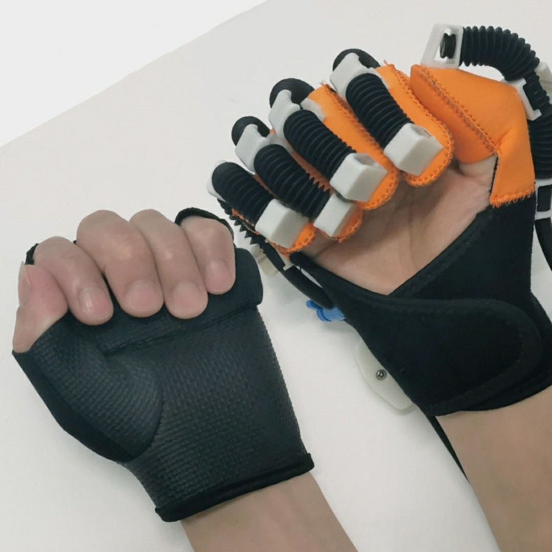 Робот перчатки для разработки кисти рук
