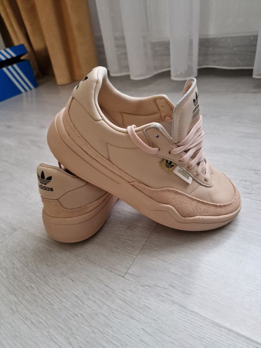 Adidasi Adidas dama