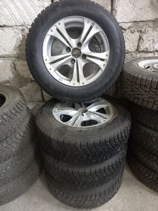 Продам зимный покрышки р14 р15 р13