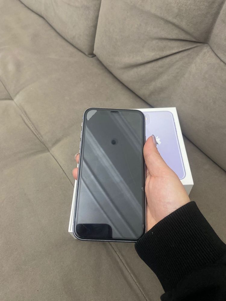 Продам iPhone 11 64gb