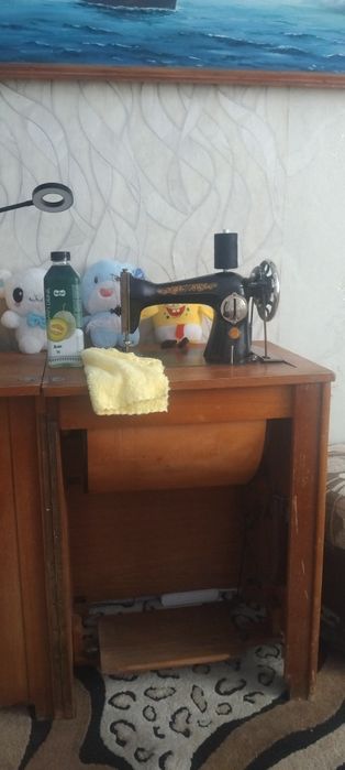 Продам швейную машину ножной за 30 тыс тенге