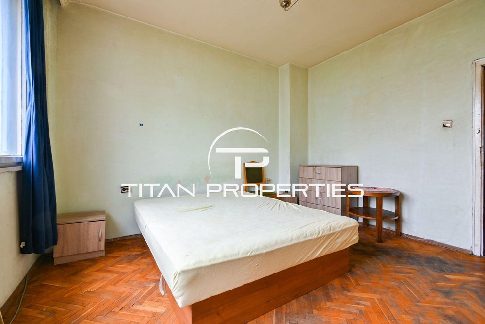 Продава се Четиристаен апартамент в София, Оборище - 150 кв.м за 3000 €/кв.м - Снимка #13