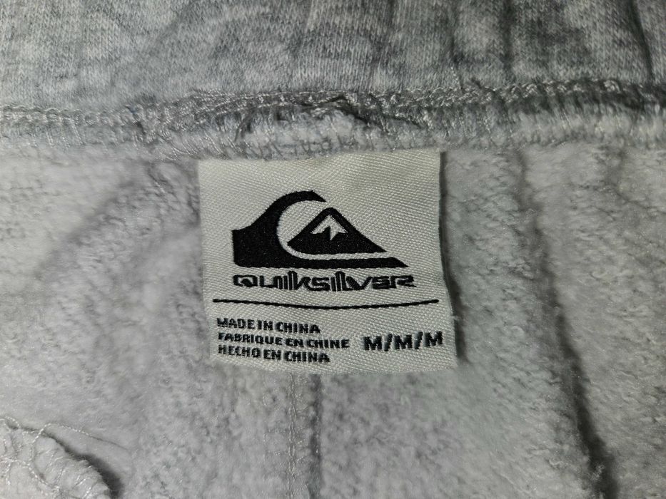 Продава се мъжко долнище "QUIKSILVER"