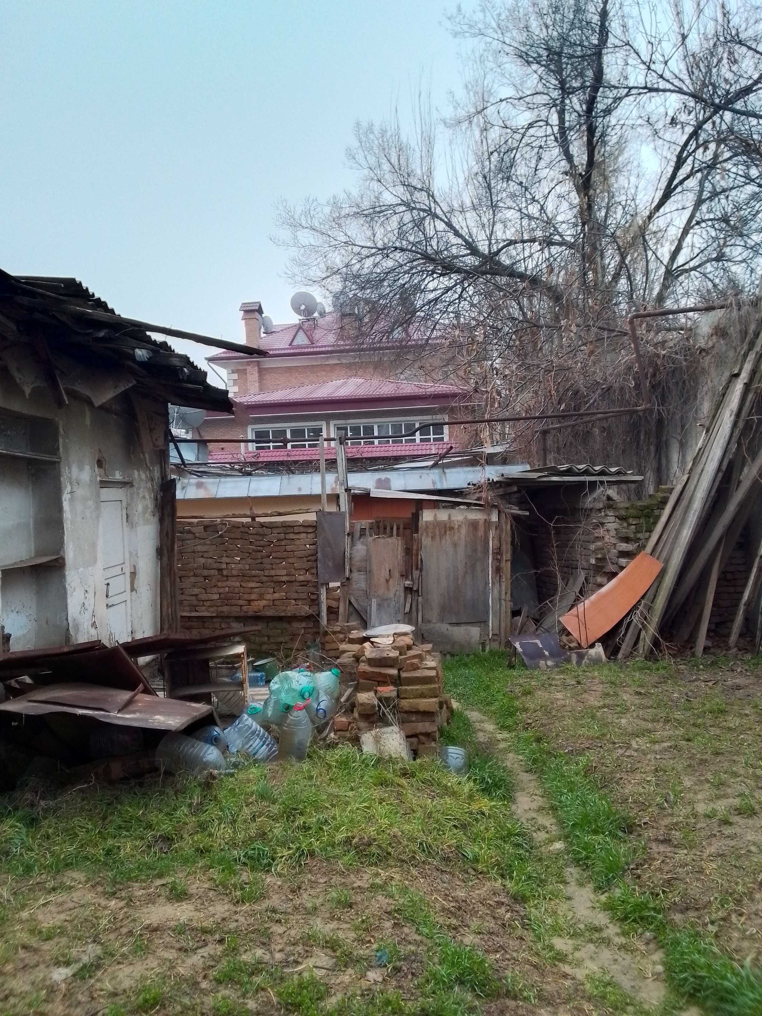 Центральный парк,1..7 сот.,квадрат, угловой, вьезд,под строительство.