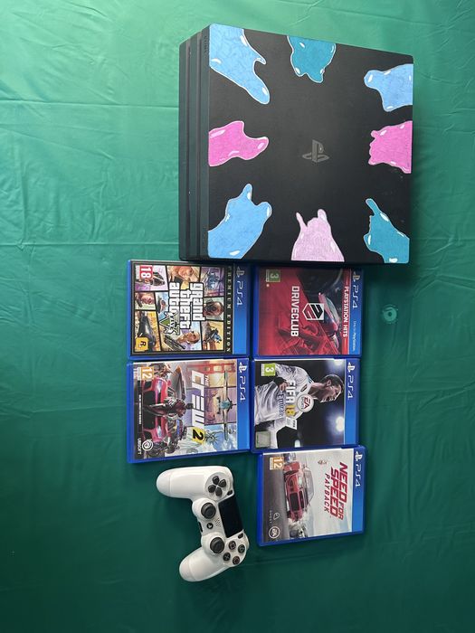 PS4 PRO in stare perfecta.