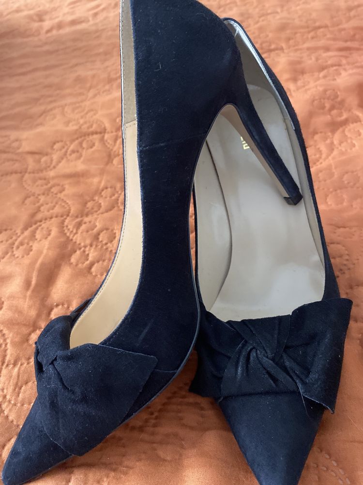 Superbi pantofi negri piele intoarsa - stiletto - Italia, 40