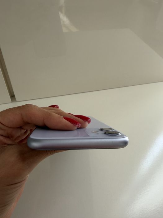 Iphone 11 64 GB много запазен