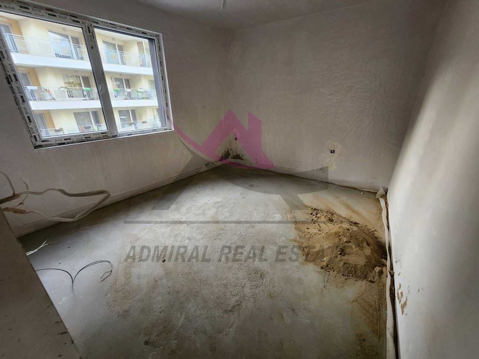 Просторен тристаен -Левски