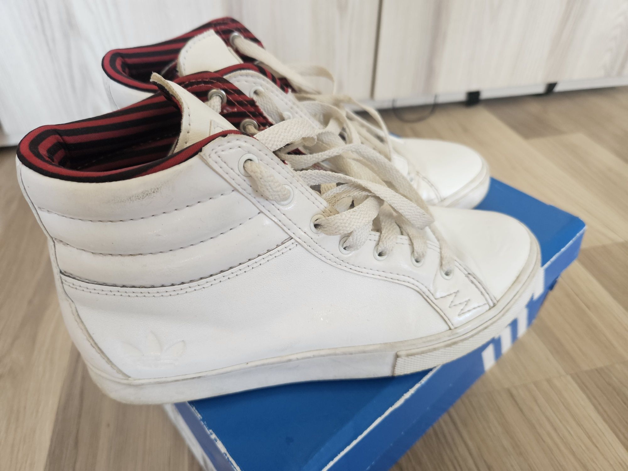 Маратонки adidas 36 2/3