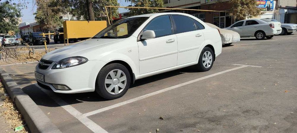 Продается автомобиль Jentra 2015г