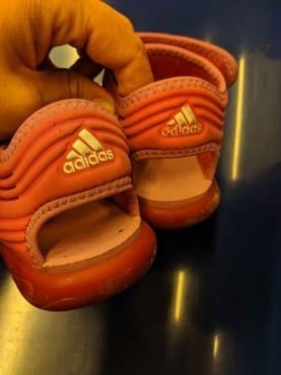 Sandale Adidas marimea 22