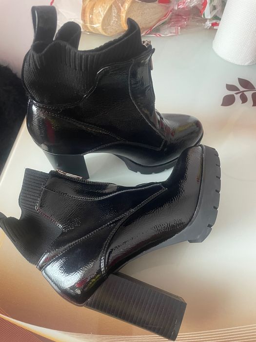 Ghete noi numaru 38 nefolosite