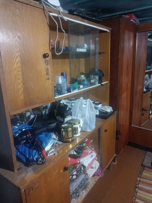 Uy jihozlari sotiladi