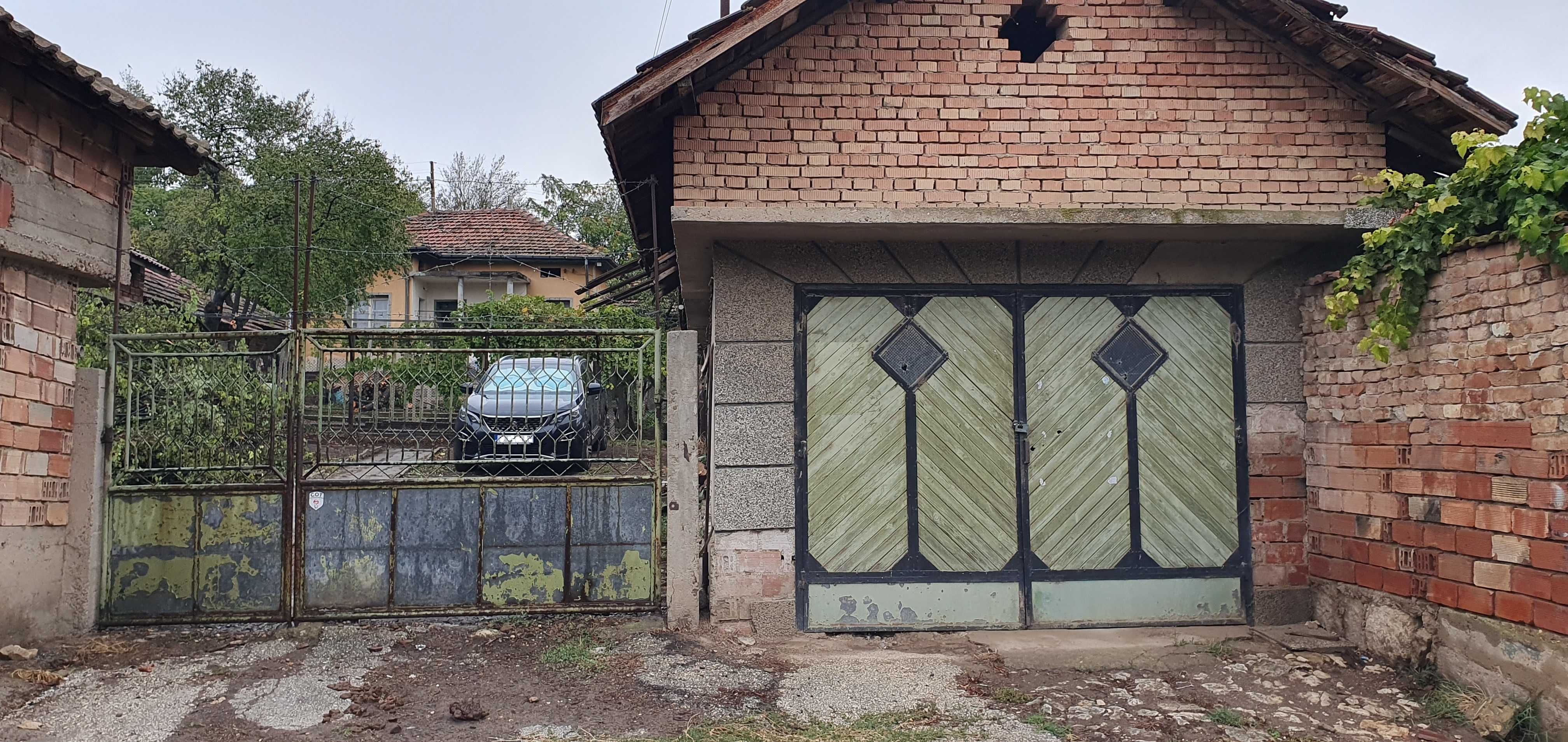 Продава къща в с. Бръшляница, обл. Плевен