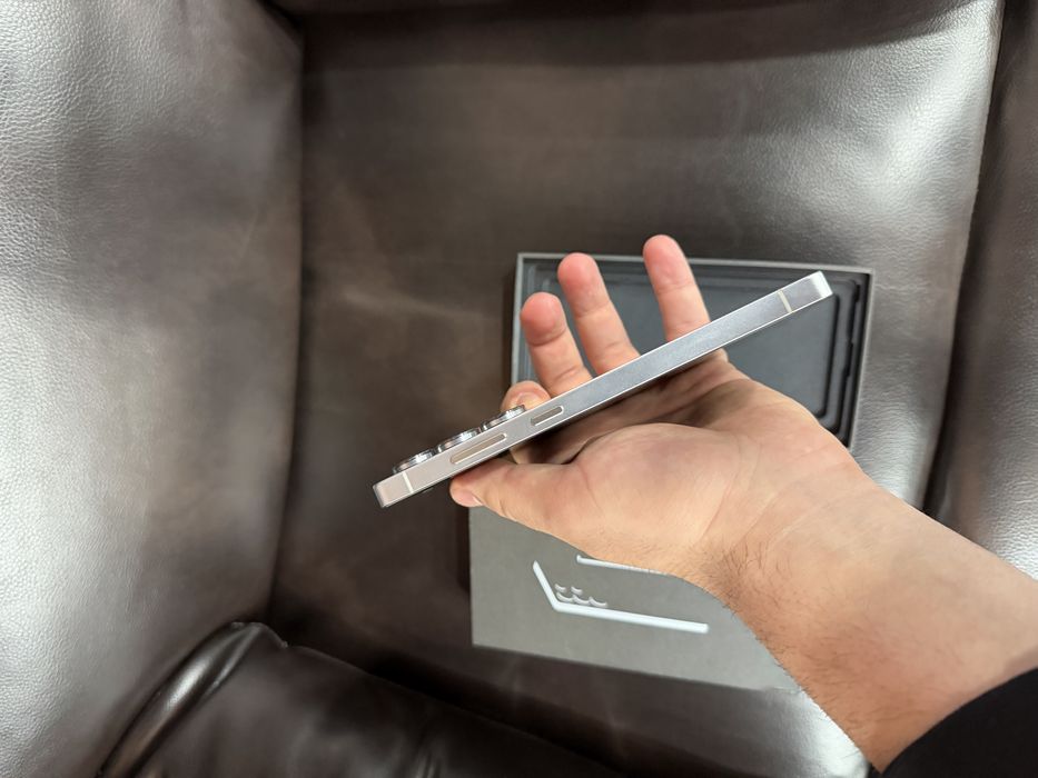 Samsung S25 ultra 256 gb cutie (8 cicluri )