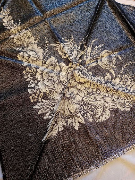 «Недорого» Платки шарфы накидки по 30 тыс