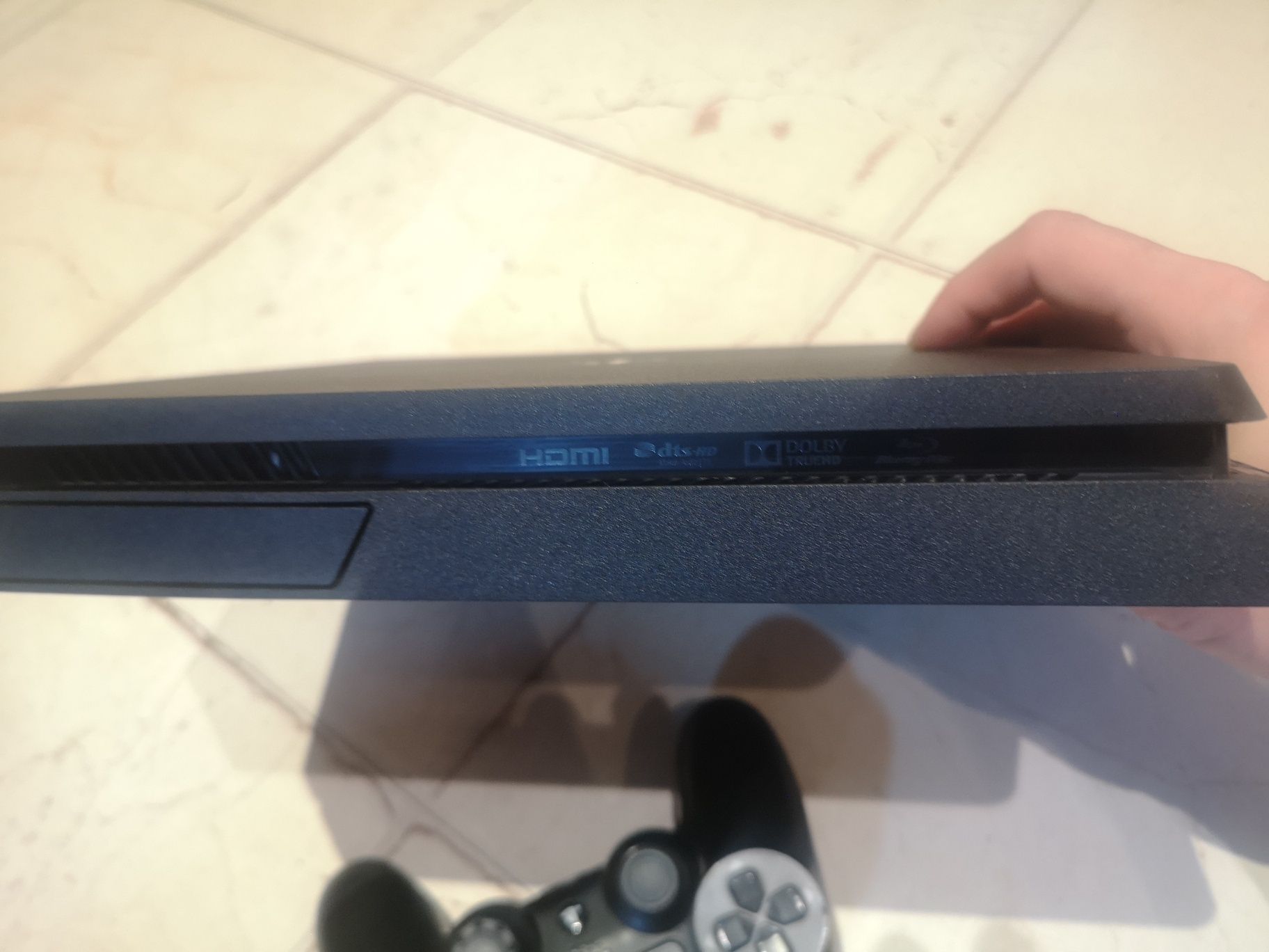 PlayStation 4 slim 1Tb в перфектно състояние