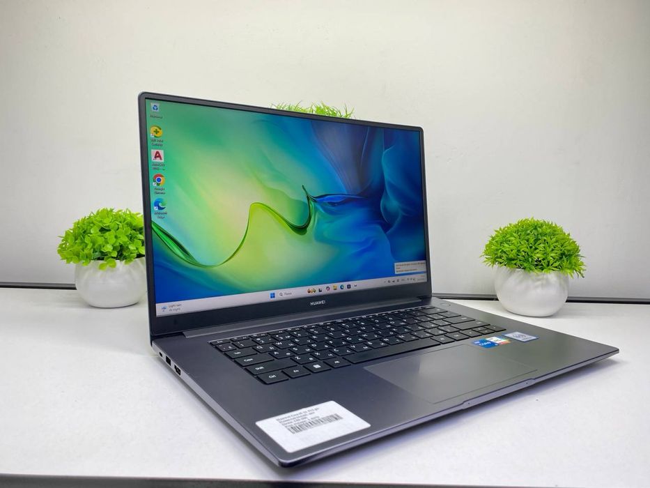 Huawei core i5-11  Ram 8 gb SSD 512 gb