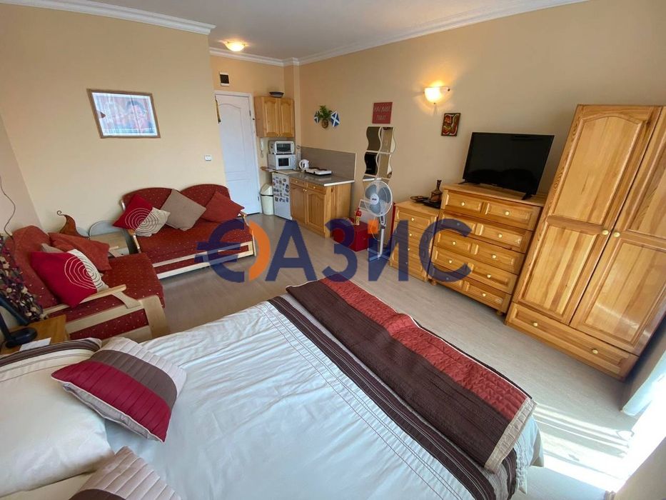 Продава се Едностаен апартамент в Несебър - 33 кв.м за 1485 €/кв.м - Снимка #2