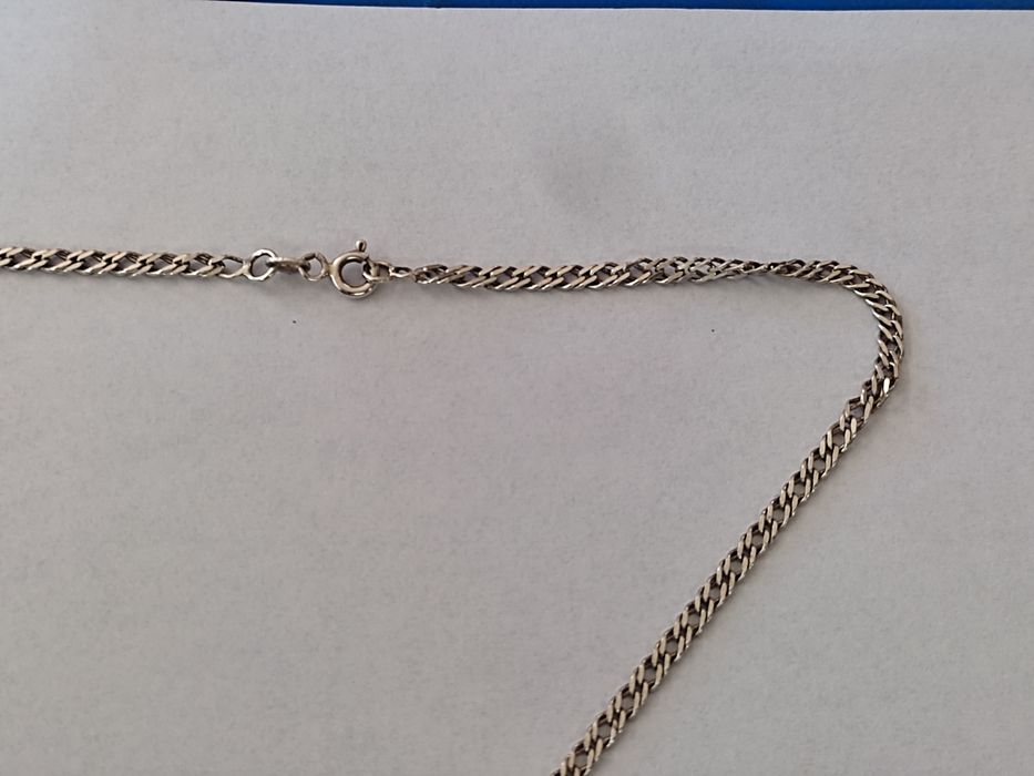 Сребърна верижка с медальон дървото на живота 925