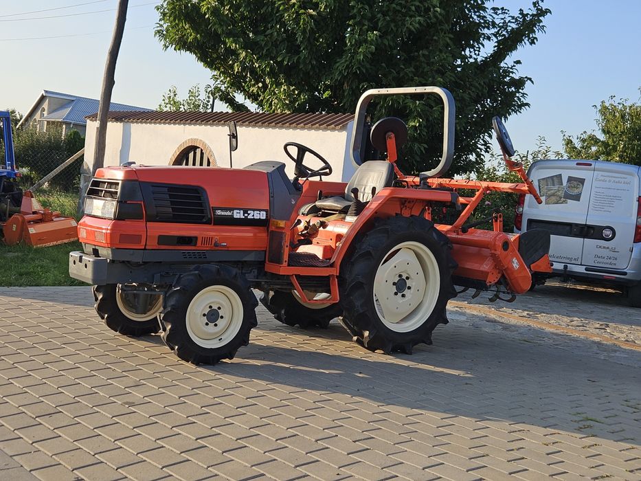 Tractoras minitractor 4x4  kubota 26cai inversor